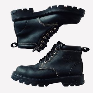 ROOTS Black Leather TUFF Boots